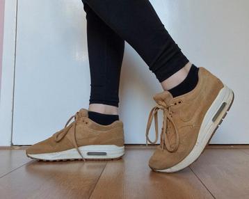 Nike Air Max maat 37,5 okergeel beschikbaar voor biedingen