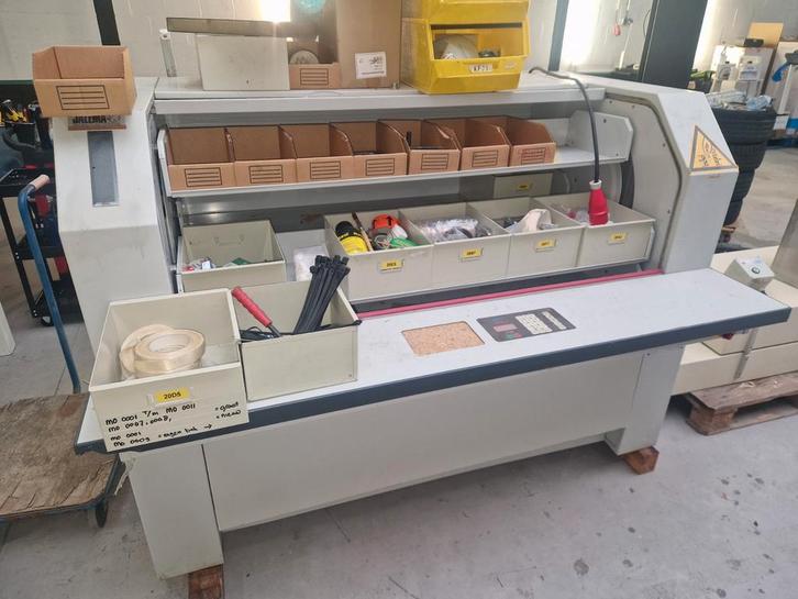 Paternoster - Onderdelenopslag, Zakelijke goederen, Machines en Bouw | Industrie en Techniek, Ophalen of Verzenden