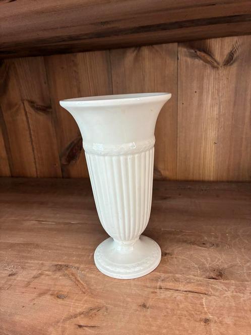 Wedgwood Trompetvaas 23 cm, Antiek en Kunst, Antiek | Vazen, Ophalen