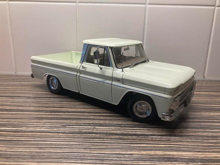 Chevrolet fleetside 1965 Sun Star, Hobby en Vrije tijd, Modelauto's | 1:18, Zo goed als nieuw, Auto, Sun Star, Ophalen of Verzenden
