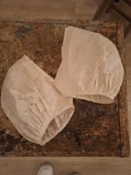 Twee mouwkappen voor paspop, Ophalen of Verzenden