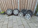 Winterbanden op stalen velgen + Wielcovers, Ophalen, Gebruikt, 15 inch, Winterbanden