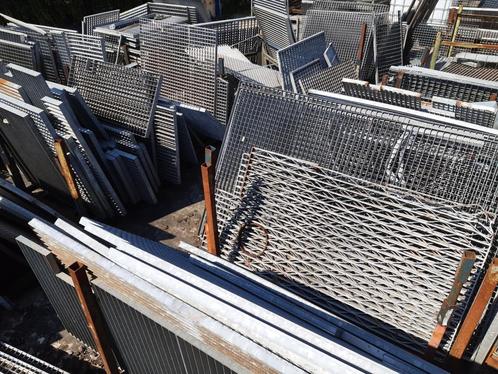 Roosters diverse maten en uitvoering looprooster, Doe-het-zelf en Verbouw, Overige Doe-het-zelf en Verbouw, Gebruikt, Ophalen