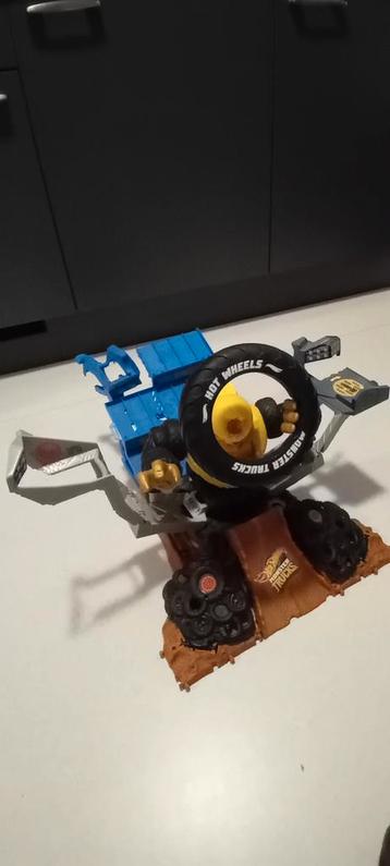 Hotwheels monster truck baan  beschikbaar voor biedingen