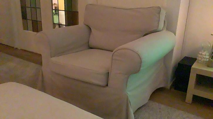 Fauteuil Ektorp Ikea  lichte kleur, nog in zeer goede staat, Huis en Inrichting, Banken | Bankstellen, Zo goed als nieuw, Tweepersoons