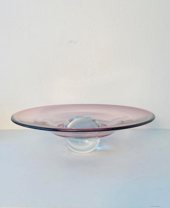 Glazen jaren 70 schaal , glaskunstenaar Jaroslav Wasserbauer, Huis en Inrichting, Woonaccessoires | Schalen en Manden, Gebruikt