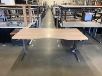 Bureau met slinger en kabelgoot 180x90/80xH62-91 cm, 1948st - afbeelding 1