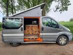 Renault Trafic 2010 zelfbouw buscamper, Auto's, Renault, Origineel Nederlands, Te koop, 2025 kg, Zilver of Grijs