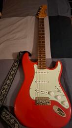 Squier FSR classic vibe 60's stratocaster fiesta red + case, Muziek en Instrumenten, Ophalen of Verzenden, Zo goed als nieuw, Solid body