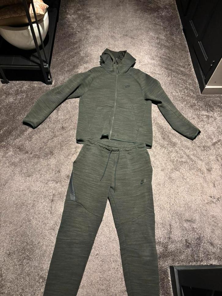 Nike Tech Fleece Pak – Maat M, Kleding | Heren, Sportkleding, Zo goed als nieuw, Algemeen, Groen, Ophalen of Verzenden