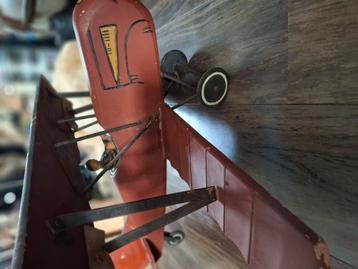 Groot houten vintage vliegtuig beschikbaar voor biedingen