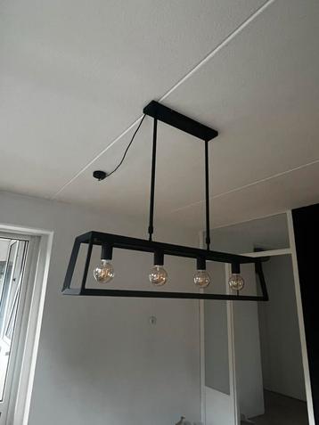 Industrial hang lamp with 4 bulbs beschikbaar voor biedingen