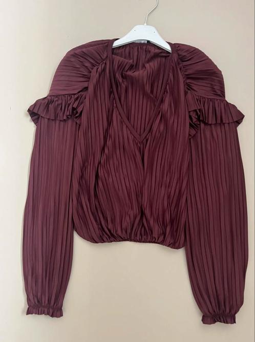 Burgoundy top van Zara in mt M, Kleding | Dames, Tops, Nieuw, Korte mouw, Verzenden