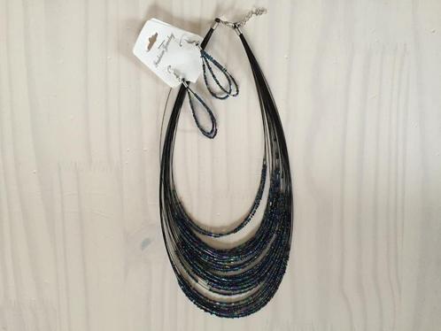 NIEUWE set sieraden: ketting en oorbellen, Sieraden, Tassen en Uiterlijk, Kettingen, Nieuw, Overige materialen, Overige kleuren