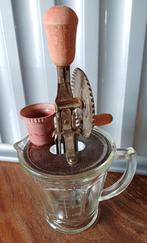Brocante Slagroomklopper incl glazen maatbeker, Antiek en Kunst, Ophalen of Verzenden