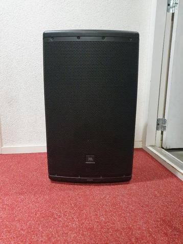 JBL EON615 actieve luidspreker beschikbaar voor biedingen