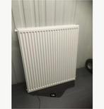 Witte radiator met ophangbeugels 90 h x 80 b x 10 d, Ophalen, Hoog rendement (Hr), Radiator, Zo goed als nieuw