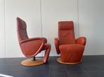 Twee nette oranje / terracotta leren relax stoelen, Huis en Inrichting, Fauteuils, Ophalen, Minder dan 75 cm, Zo goed als nieuw
