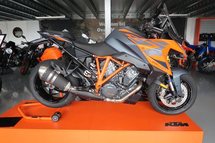 KTM 1290 SUPER DUKE GT (bj 2024), Motoren, Motoren | KTM, Bedrijf, Toermotor, meer dan 35 kW, 2 cilinders, Motorrijbewijs A