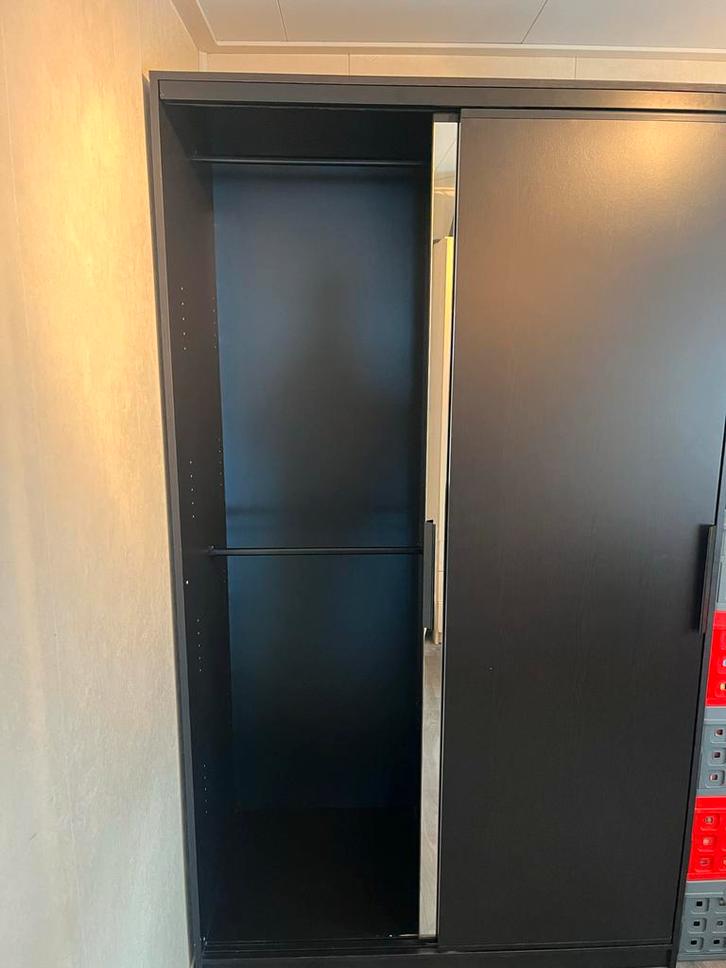 Zwarte spiegelkledingkast met schuifdeuren, Huis en Inrichting, Kasten | Kledingkasten, Gebruikt, 200 cm of meer, 100 tot 150 cm