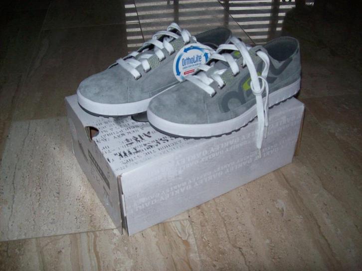 Nieuwe Oakley sneakers maat 40, Kleding | Heren, Schoenen, Nieuw, Sneakers of Gympen, Verzenden