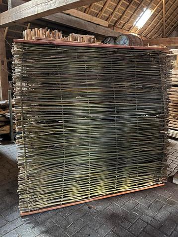 Wilgenscherm 180x180 cm Wilgentenen gevlochten tussen latten beschikbaar voor biedingen