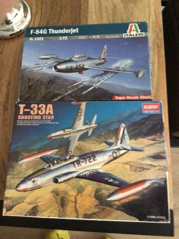 Te koop; 2 bouwpakketten van vliegtuigen., Hobby en Vrije tijd, Knutselen, Nieuw, Knutselwerk, Ophalen