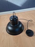 2 zwarte metalen hanglampen, Ophalen of Verzenden, Zo goed als nieuw, Metaal, Minder dan 50 cm