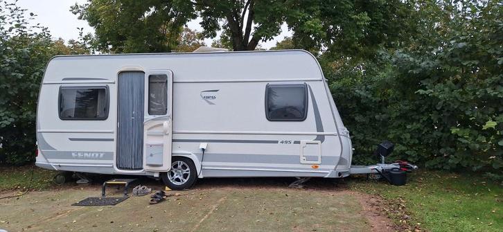 Fendt Topas 495 bouwjaar 2011, Caravans en Kamperen, Caravans, Particulier, tot en met 4, Rondzit, Fendt, Mover, Ophalen