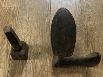 Schoenmakersleesten, antiek gereedschap. beschikbaar voor biedingen