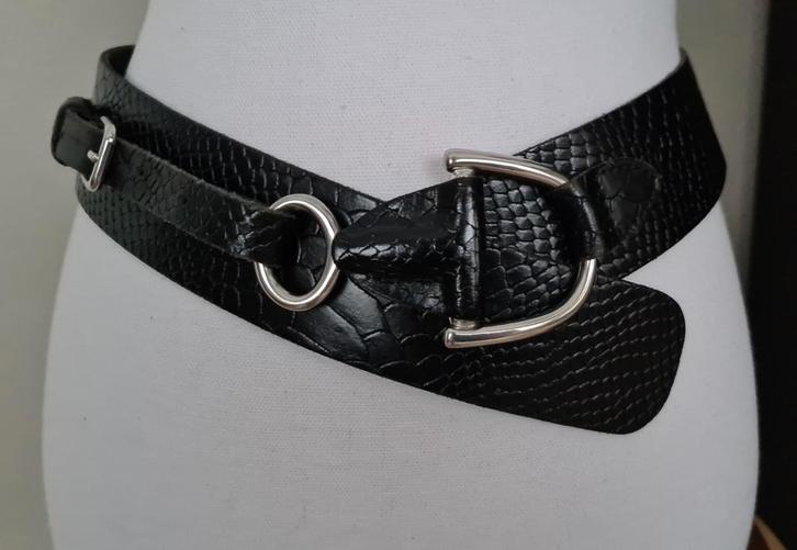 Luxe zwarte leren riem - Promiss - krokodil reliëf maat 95, Kleding | Dames, Riemen en Ceinturen, Zo goed als nieuw, Tailleriem
