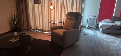 Fauteuil VONSILD elektrisch lichtgrijs, Huis en Inrichting, Fauteuils, Gebruikt, Stof, 75 tot 100 cm, Minder dan 75 cm, Ophalen