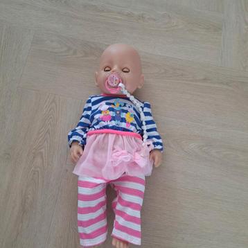 Baby Born Pop met Kleding beschikbaar voor biedingen