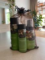 Treatments Mahayana giftset, body oil, shampoo, showerfoam, Ophalen of Verzenden, Nieuw, Bad & Douche