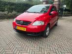Volkswagen Fox 1.4 55KW 2005 Rood, Voorwielaandrijving, 74 pk, 4 cilinders, 4 stoelen