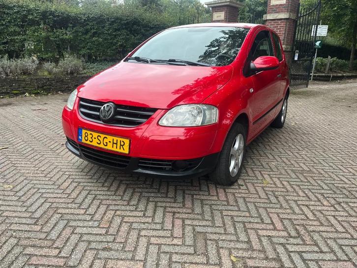 Volkswagen Fox 1.4 55KW 2005 Rood, Auto's, Volkswagen, Bedrijf, Fox, ABS, Airbags, Airconditioning, Boordcomputer, Elektrische buitenspiegels