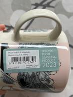 Nieuw – Arabia Moomin Mok “Sliding” Winter 2023, Keramiek, Nieuw, Ophalen of Verzenden, Overige stijlen