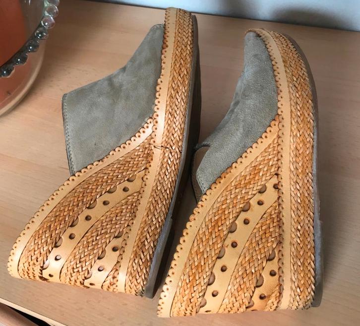 Prachtige Francesco Morichetti muiltjes in leer, maat 40, Kleding | Dames, Schoenen, Zo goed als nieuw, Sandalen of Muiltjes, Beige