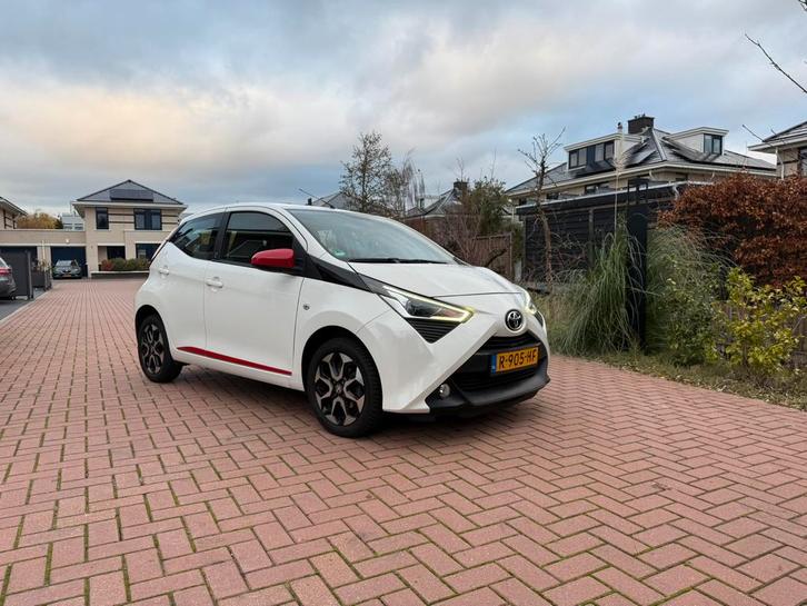 Toyota Aygo 1.0 Vvt-i 72pk 5D 2021 Wit, Auto's, Toyota, Particulier, Aygo, ABS, Achteruitrijcamera, Airbags, Airconditioning, Android Auto