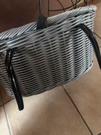 Grijze Fietsmand met Stuurbevestiging voor een klein hondje, Ophalen of Verzenden, Gebruikt, Fietsmand, Stuurbevestiging