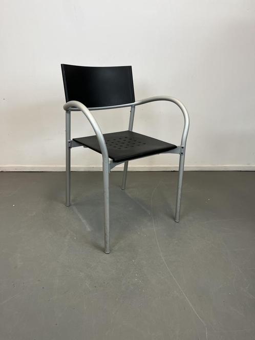1 Breeze stoel Zwart  Segis, Huis en Inrichting, Stoelen, Zo goed als nieuw, Kunststof, Metaal, Overige materialen