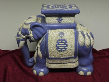 Indische olifant in keramiek beschikbaar voor biedingen