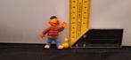 Ernie met eend poppetje Ernie en Bert Sesamstraat (16.2), Verzamelen, Duitsland, ., Bullyland, Ophalen of Verzenden