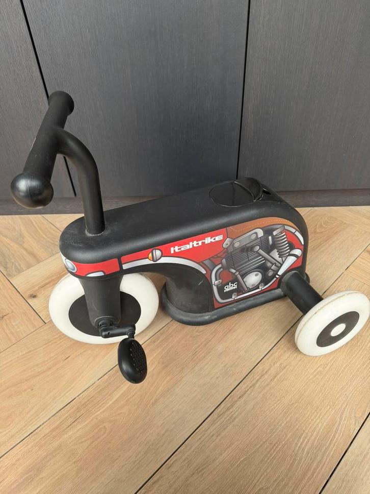 Italtrike la cosa 2 zgan, Kinderen en Baby's, Speelgoed | Buiten | Voertuigen en Loopfietsen, Zo goed als nieuw, Loopfiets, Ophalen of Verzenden