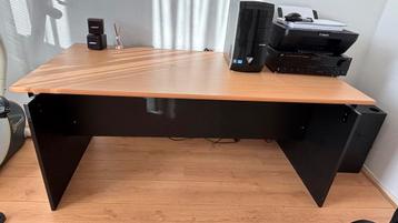 Bureau beschikbaar voor biedingen