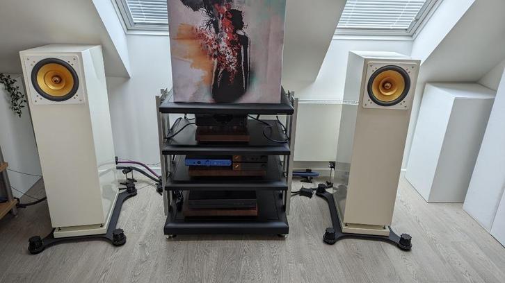 Cube Audio Nenuphar - Witte uitvoering, met platforms, Audio, Tv en Foto, Luidsprekers, Zo goed als nieuw, Front, Rear of Stereo speakers