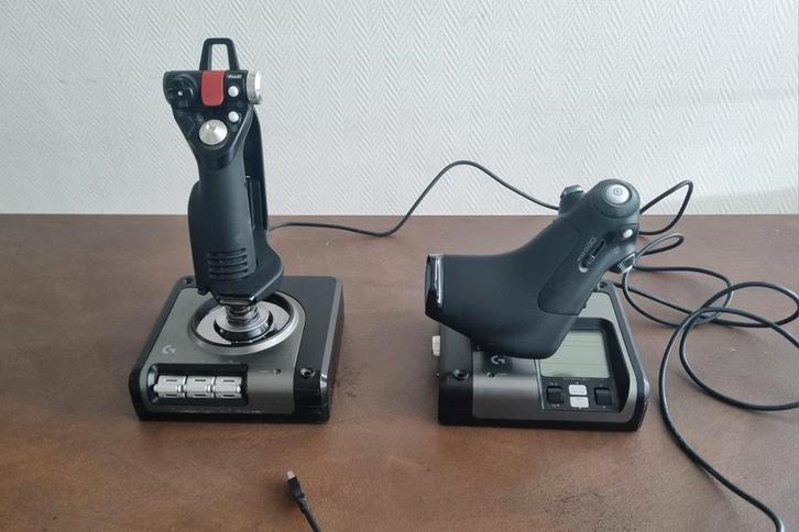 Logitech/Saitek X52 HOTAS Joystick - Zo goed als nieuw, Computers en Software, Joysticks, Zo goed als nieuw, Ophalen of Verzenden