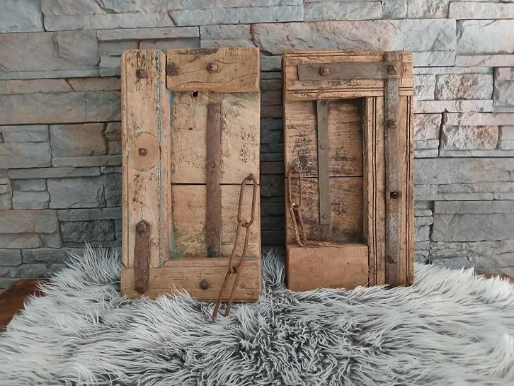 Sobere robuuste oude raam luiken decoratie, Antiek en Kunst, Curiosa en Brocante, Ophalen