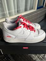 Nike Air Force 1 Supreme Wit – Maat 44 – Gebruikt, Kleding | Heren, Ophalen of Verzenden, Zo goed als nieuw, Wit