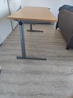 Bureau MOET NU WEG, Huis en Inrichting, Bureaus, Ophalen, In hoogte verstelbaar, Zo goed als nieuw, Bureau